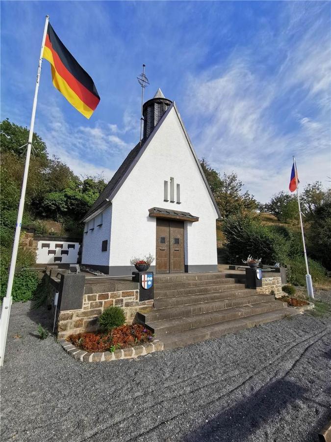 Ferienwohnung Neli Am Rhein Rheinbrohl Exteriör bild