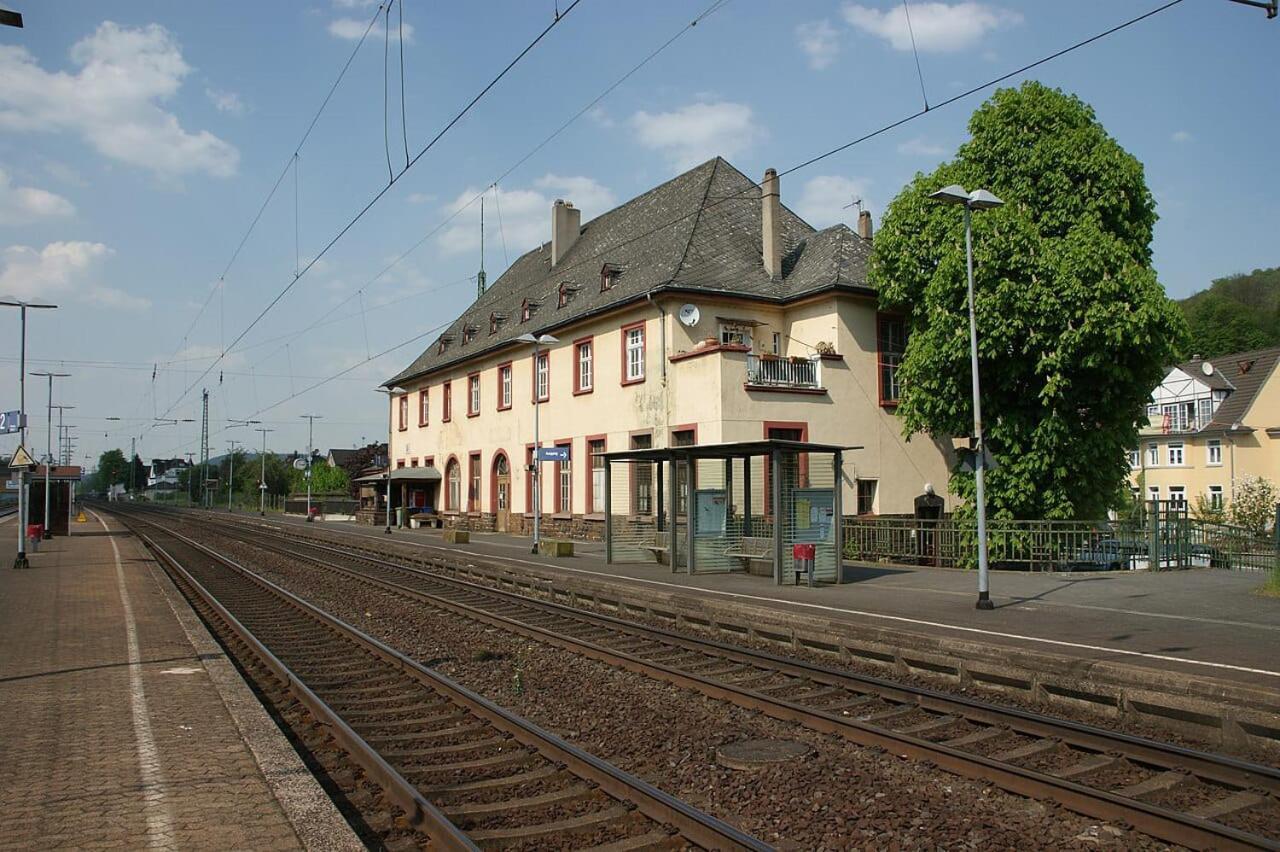 Ferienwohnung Neli Am Rhein Rheinbrohl Exteriör bild